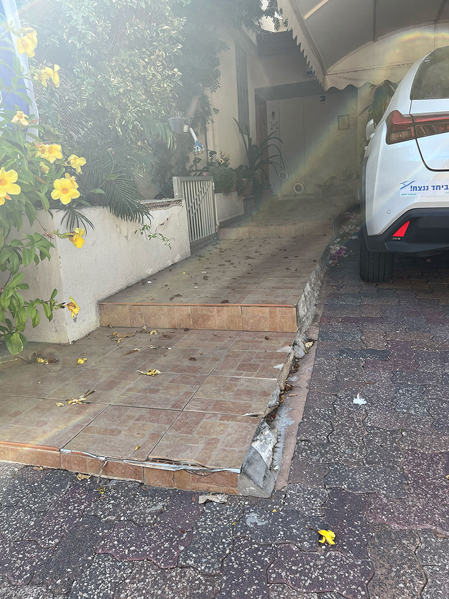 לפני - משטח חניה לפני תכנון
