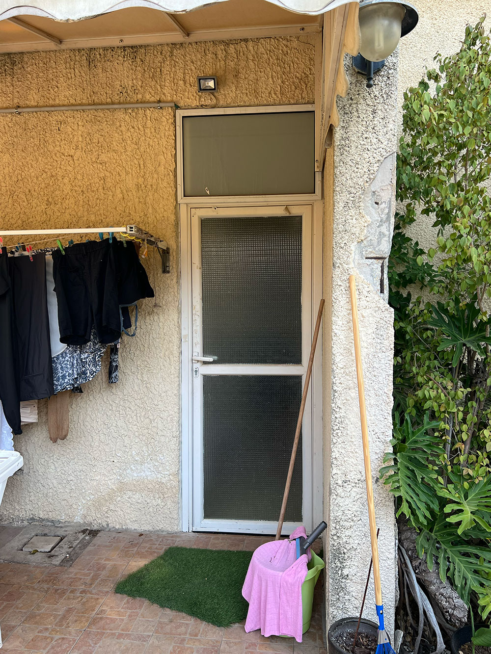 לפני - פיתוח שטח קיים ללא שפה אחידה